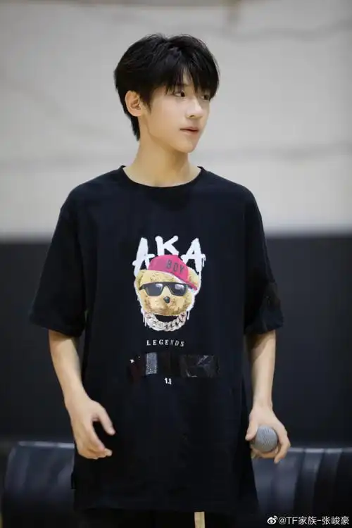 2022tf家族夏日运动会本周末上线#期待篮球场上的15号队员张峻豪