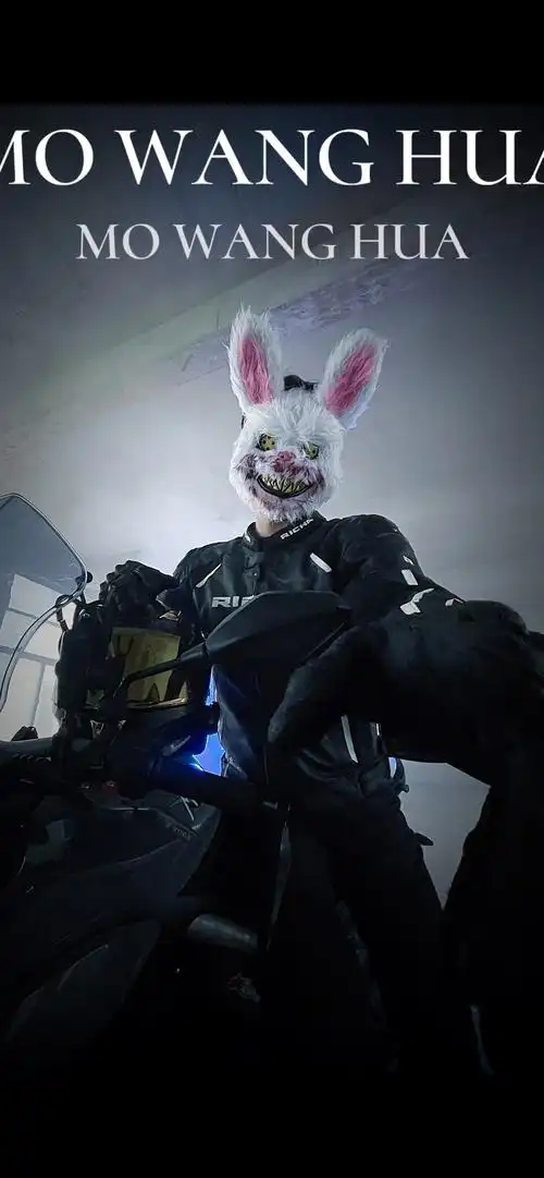 兔子面具也能拍出帅气的机车照了吗