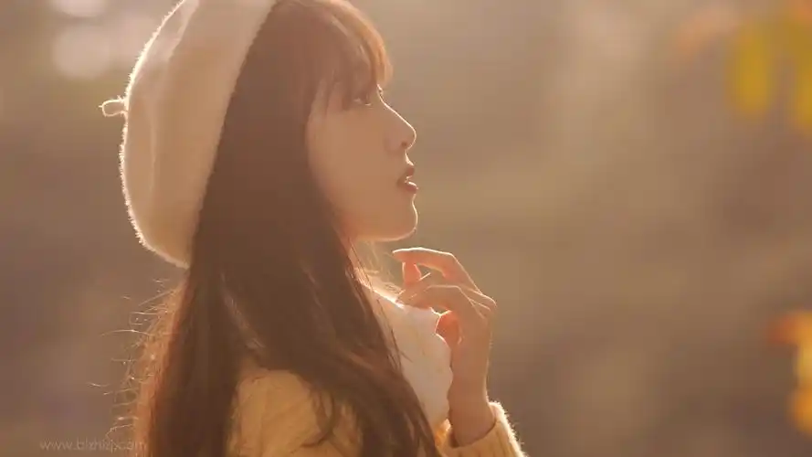 美女秋天动人写真高清壁纸图片