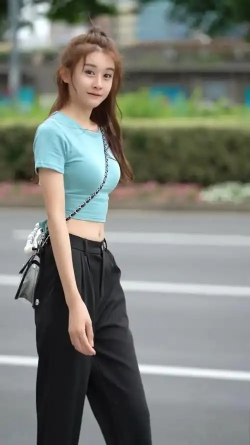 甜美高马尾小姐姐