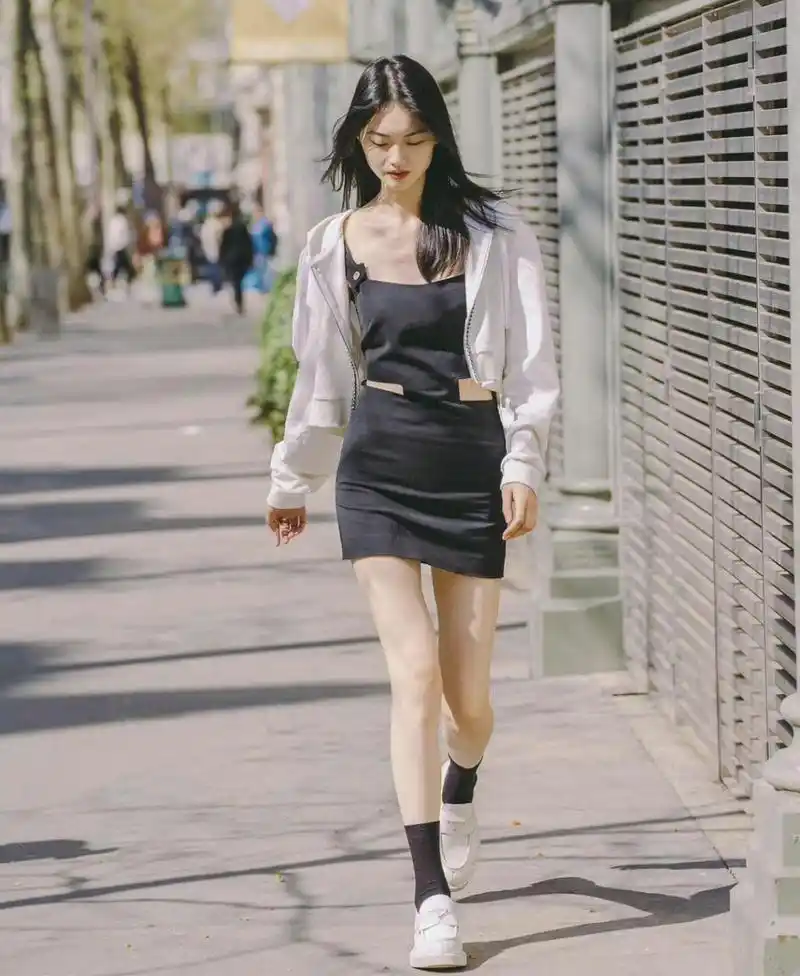 超模贺聪真会穿5套穿搭秀身材又高级是行走的衣架子没错了