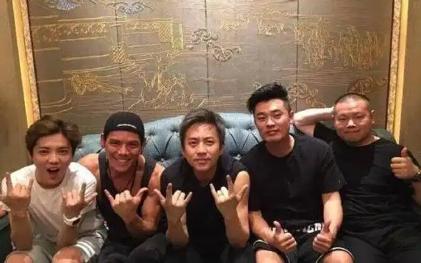 亦娱乐奔跑吧兄弟第四季12期邓超杨颖李晨王祖蓝郑恺鹿晗岳云鹏陈赫