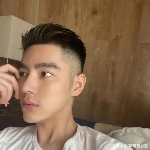 2021夏季男生发型先别瞎剪,先看看这3款,剪完凉快帅气又很潮!