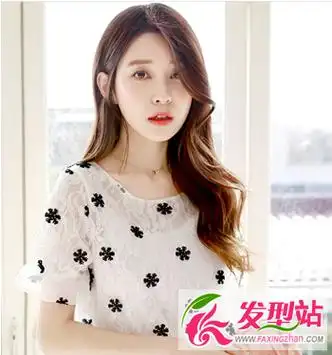 鹅蛋脸女生发型图片侧分卷最抢镜
