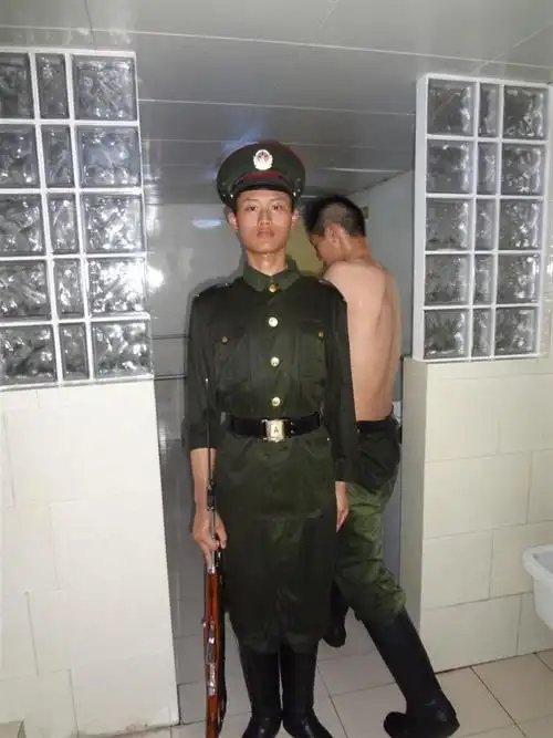 【转载】军营马靴帅哥