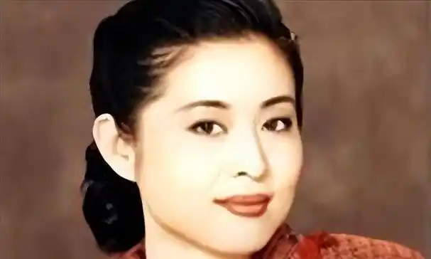 倪萍突发意外!不小心从楼梯上摔出去2米远,骨折了!