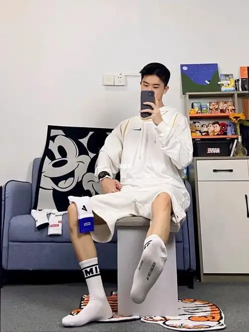 男生白色系袜子推荐04_袜子_白色系_冬天去哪玩_男生日常袜子_潮流