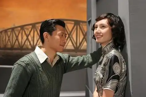 回顾袁泉的痴爱一个人连起一个家离婚的公婆也是我的亲人