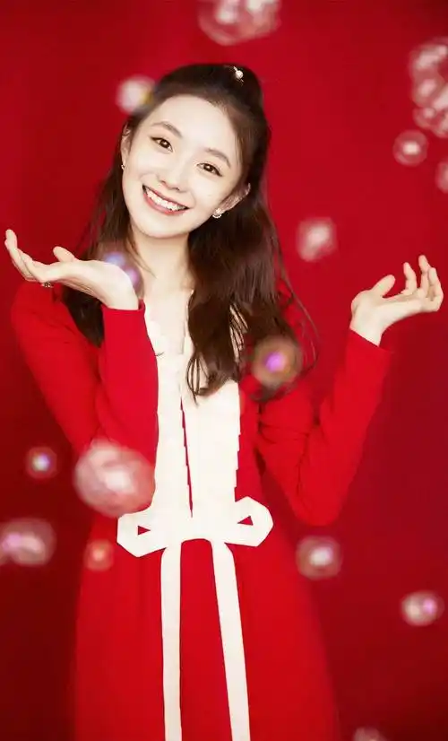 00后新任"谋女郎",刘浩存制服写真,今日份学院风小兰_张艺谋_电影