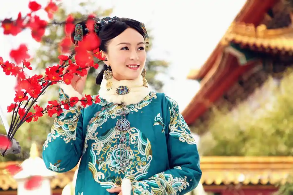 组图:戴娇倩《宫锁连城》花簇笑靥容颜