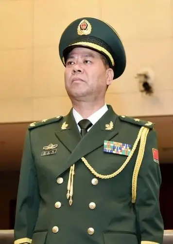 武警部队举行晋衔仪式 孔令强等13人晋升少将