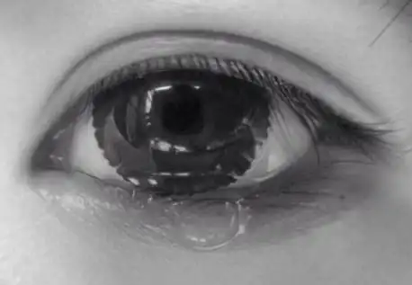 心理测试:4只流泪的眼睛,测你和男友分手时最害怕听到什么?-看点快报