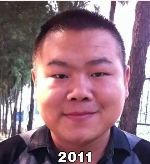 岳云鹏晒21年间28张珍藏自拍照 自侃"岁月是把什么刀"