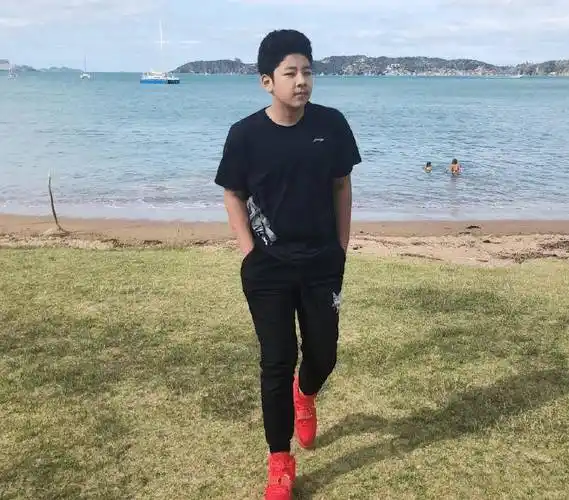 爸爸去哪儿郭子睿长开啦褪去婴儿肥后12岁近照帅到不敢认