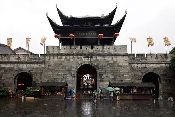 乾州古城三门开