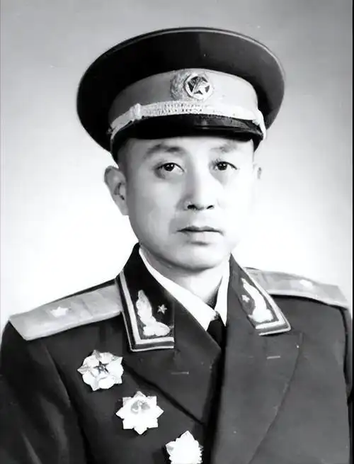 中野第15军是由哪支部队改编而来,首任军长是谁,后来建制如何|纵队|旅