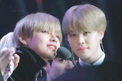 朴智旻金泰亨合照