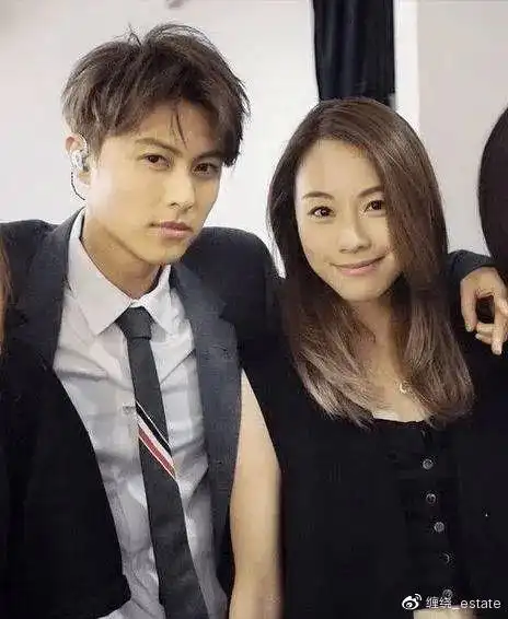 等了3年,邓丽欣和王子邱胜翊分手了