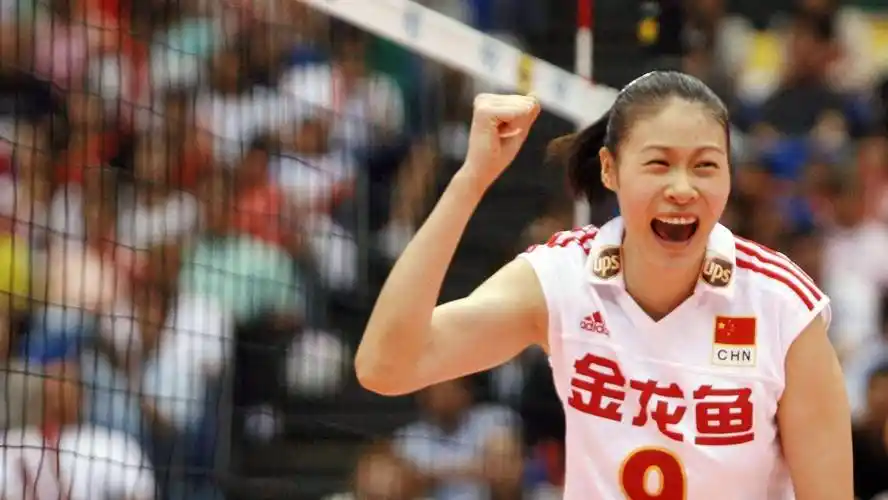 赵蕊蕊的排球人生,近日晒1米3大长腿白到反光,40岁的她至今未婚_小说