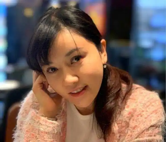 原创刘淼康熙微服私访记里的小桃红她老公是谁成为了娱乐圈里的谜