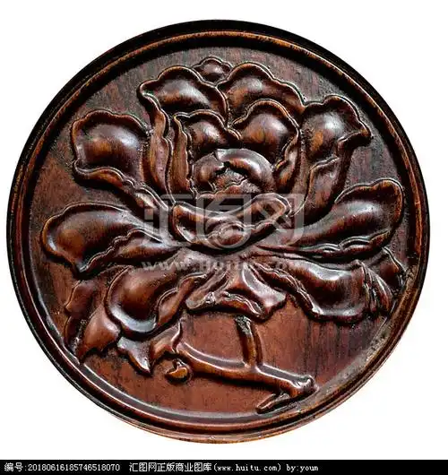 圆形木雕花朵图案