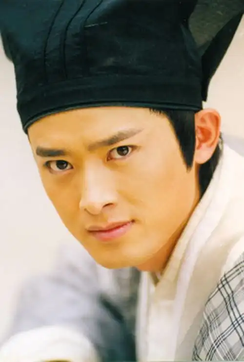 任泉 饰 公孙策