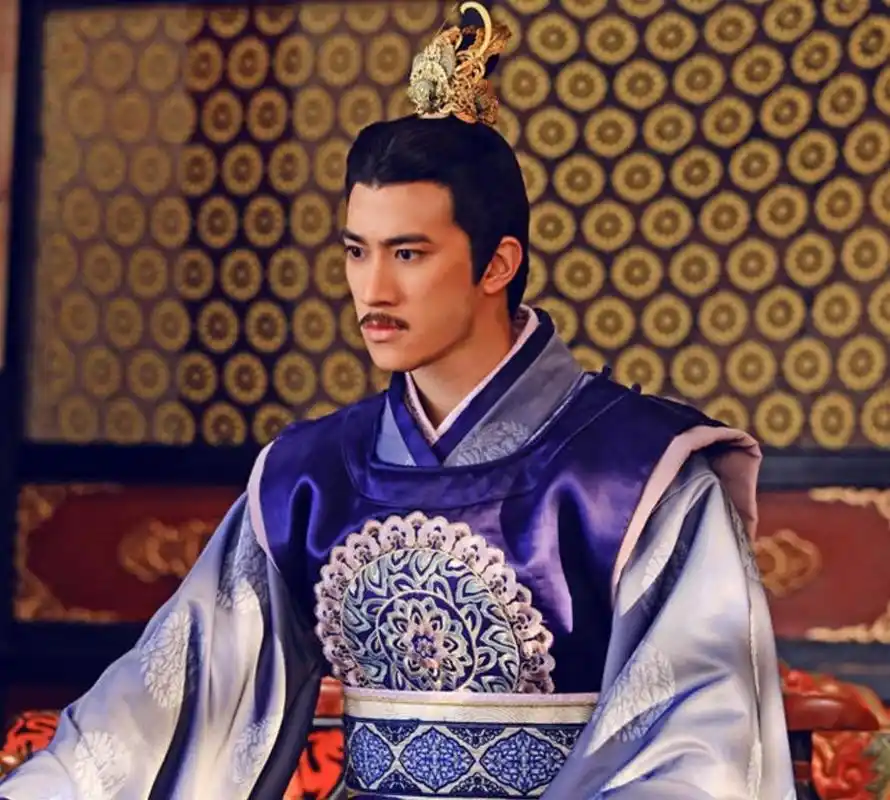 李治廷:《武媚娘传奇》李治 各种造型华丽大气,对武媚娘执着的爱很是