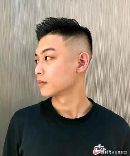 原创男生头发偏硬适合剪什么发型建议你留这几款阳光又帅气