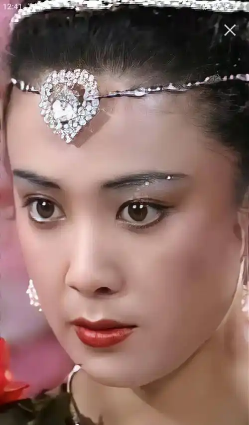 1989年,拍《封神榜》中的妲己,拒绝和56岁的"纣王"达奇拍吻戏_傅艺伟