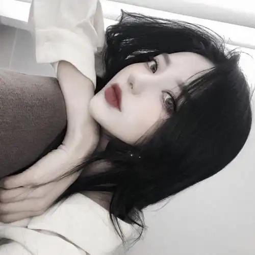 女生头像 自截自调点赞收藏可保存原图二传注明dt思宇s