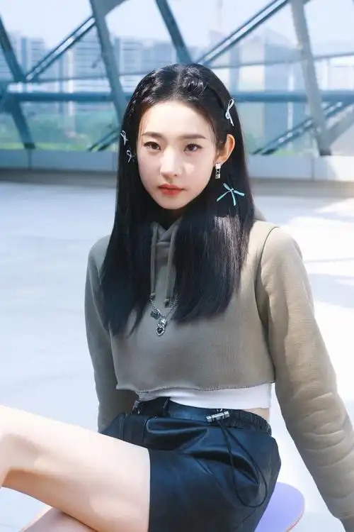 张艺凡女子推理社