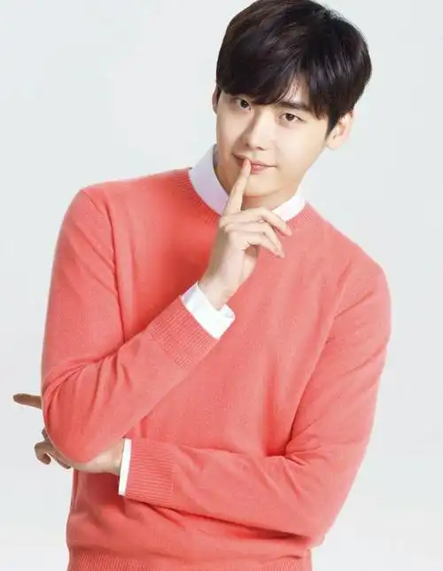 李钟硕帅气图片