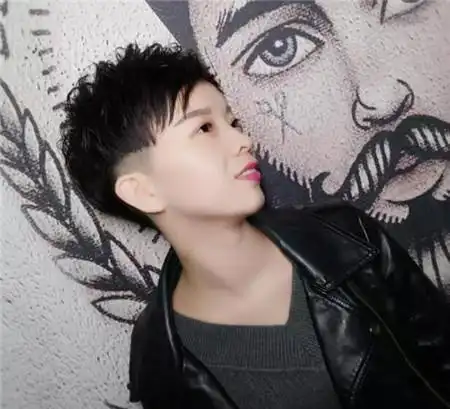 短发"剃鬓角"2018年流行款|短发|鬓角|发型_新浪新闻