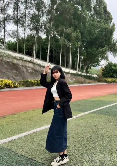 约寄拍身高163体重110斤风格多变