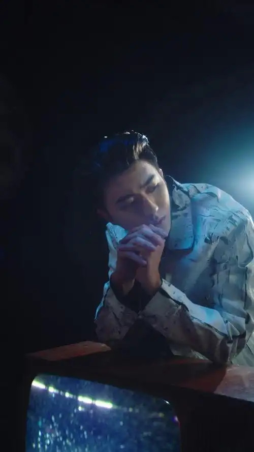 生截 大秀长腿了属于蓝玫瑰真好看#蔡徐坤的多面视界#蔡徐坤 cxk