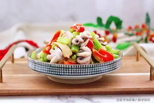 用墨鱼做的小炒多吃也不会长肉肉上火哟