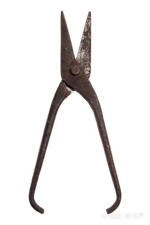 旧的生锈金属剪刀