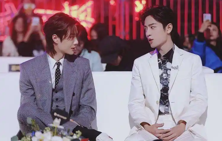 博君一肖be了肖战王一博同台领奖二人全程零互动