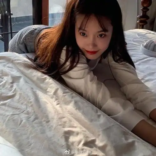 半藏森林晒纯欲风美照被指复出试水 霸气回怼网友_新浪图片