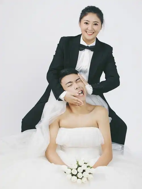 反串婚纱照