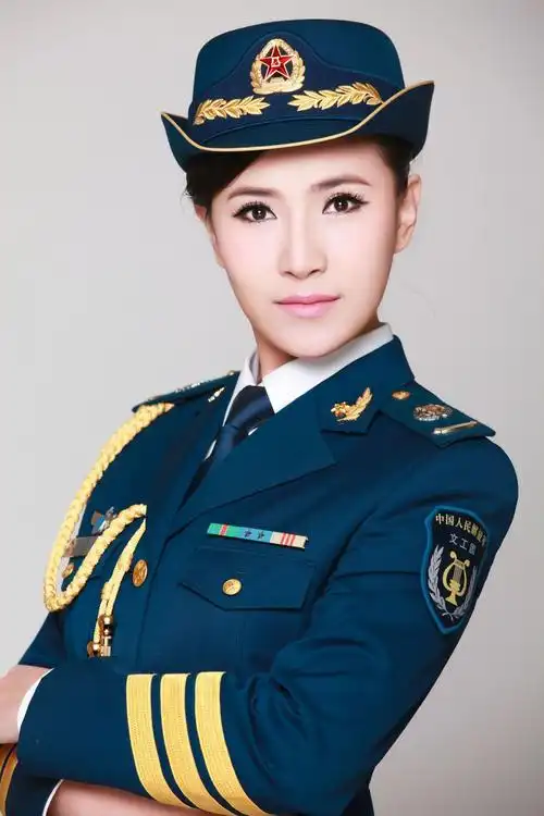 张原铭,空军政治部文工团独唱演员;天津艺术职业学院音乐系声乐表演