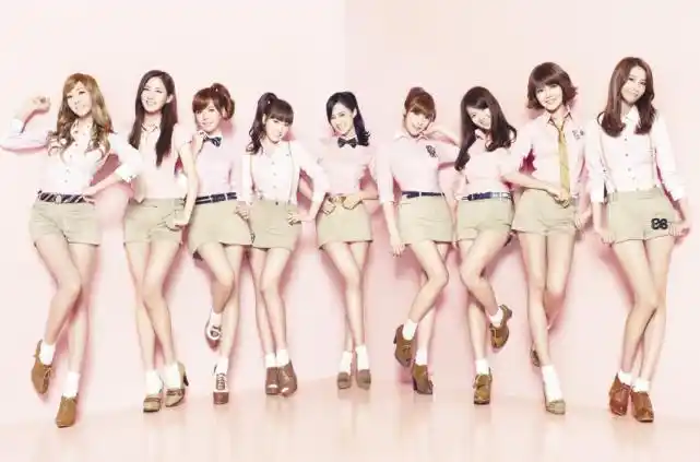 "在少女时代几位成员合约到期离开sm娱乐之后,少女时代这个带给许多