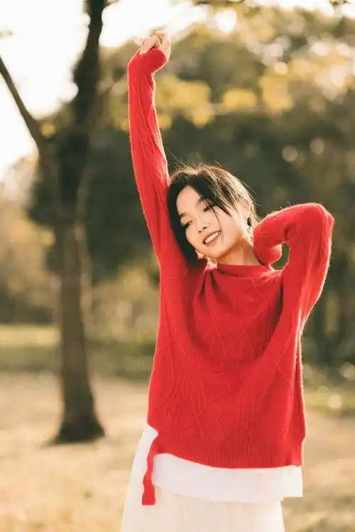 这些有效的手部摆姿,拍出美美的人像必备 自己一个人拍照姿势_水暖