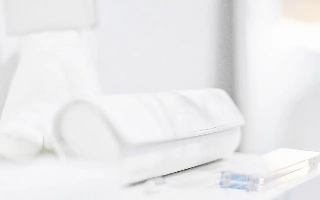 简约白色小清新静物唯美高清桌面壁纸