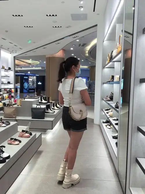 这款马甲包大77小也太好看了吧