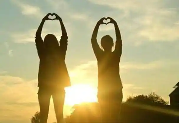 2004年五旬老汉易容22岁女大学毕业生被骗财又骗色