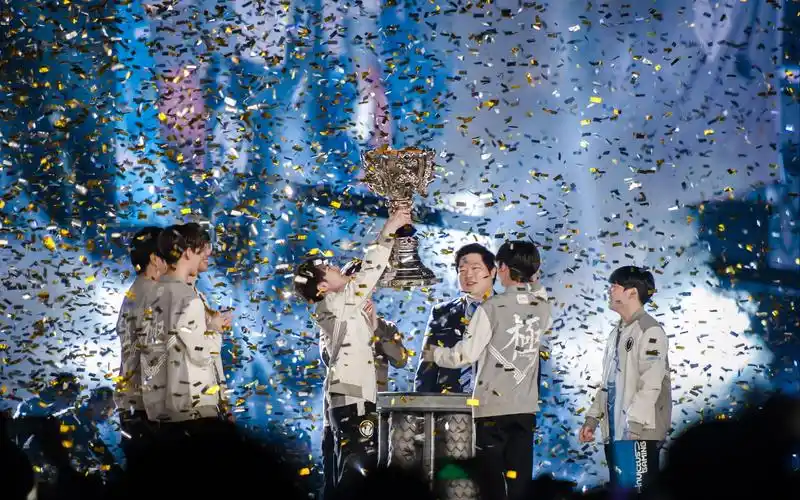 igs8夺冠队内语音高光团战英文流中字历史今日改写