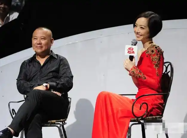 陈鲁豫怀孕6个月被家暴离婚后改嫁初恋53岁却至今单身无子