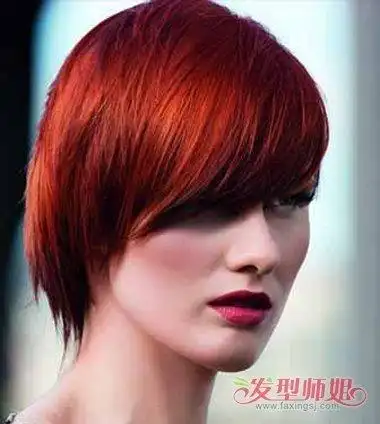 欧美酒红色偏分短发发型