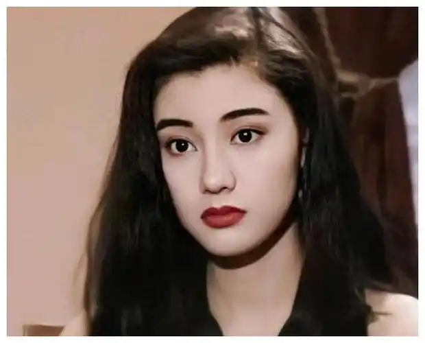 李嘉欣:无人能夺走"最漂亮的港姐"称号!